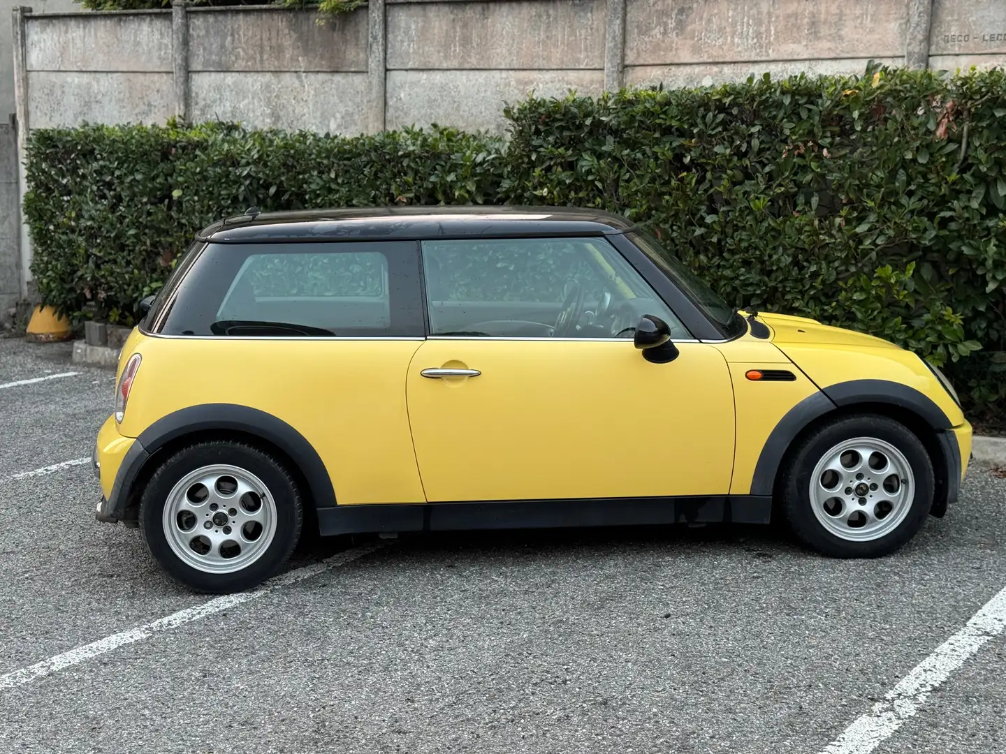 MINI Cooper Mini II 2001 1.6 Giallo - 2
