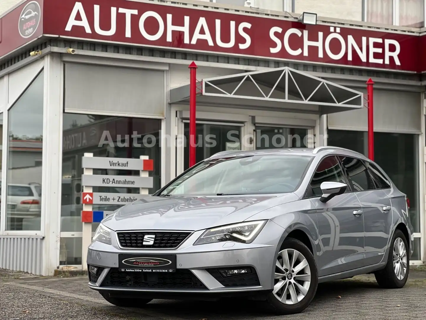 SEAT Leon ST Style**AUTOMATIK*NAVI*LED** Silber - 1
