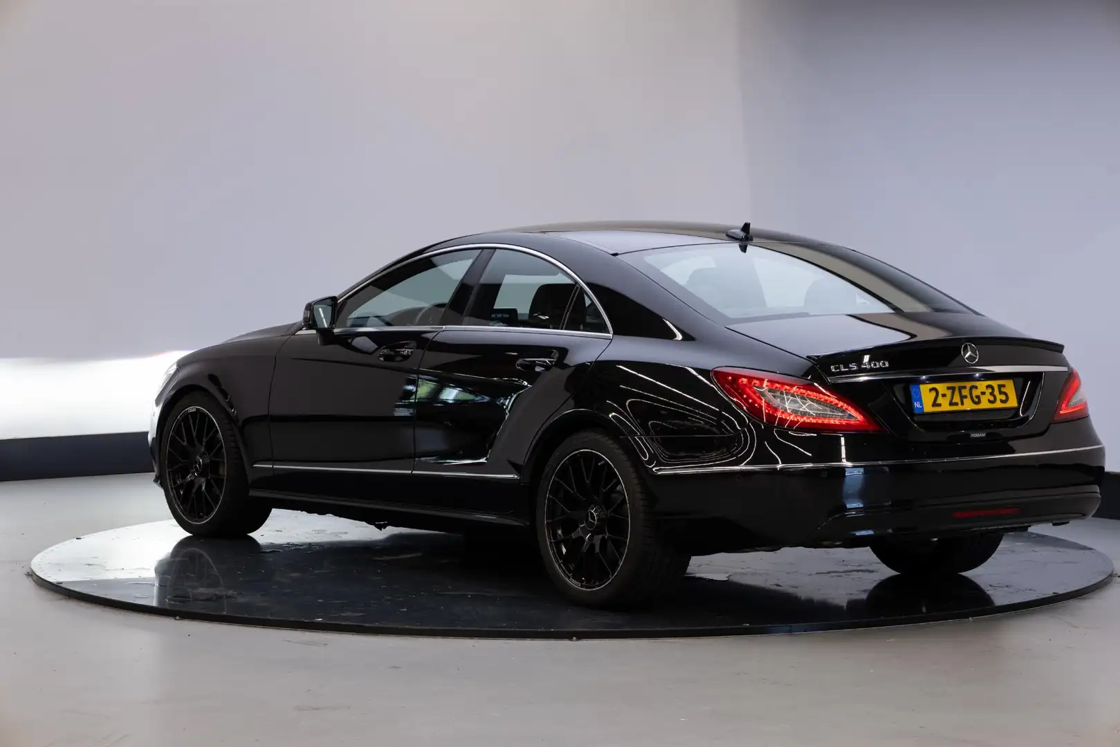 Mercedes-Benz CLS 400 Nette auto | Alleen B2B | Geen garantie Zwart - 2