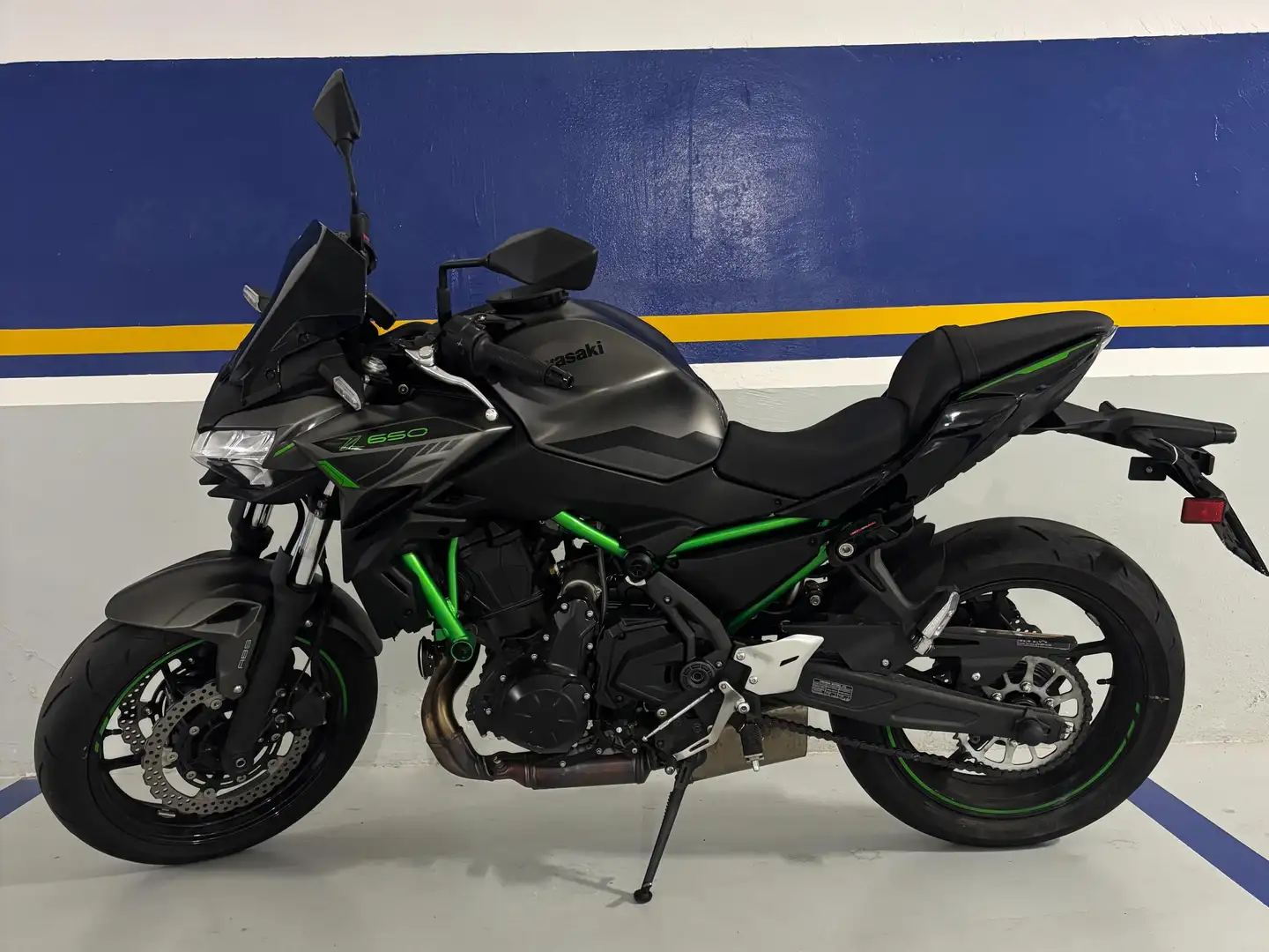 Kawasaki Z 650 Verde - 1