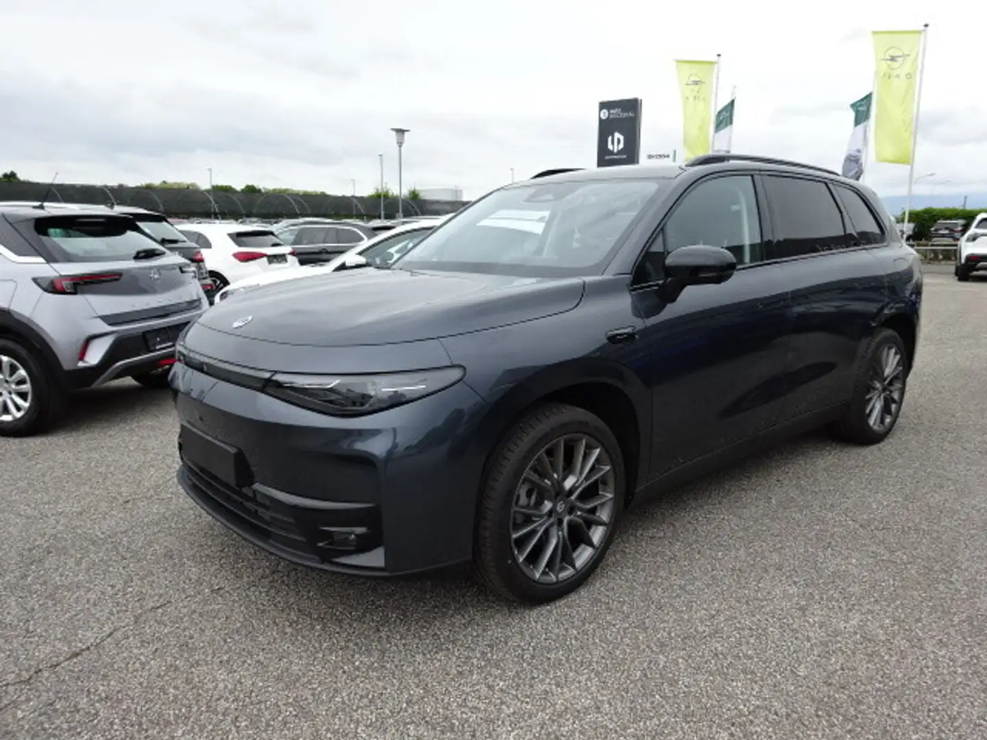 Leapmotor C10 Elektro 70kWh Design *AKTIONSPREIS* Grau - 2