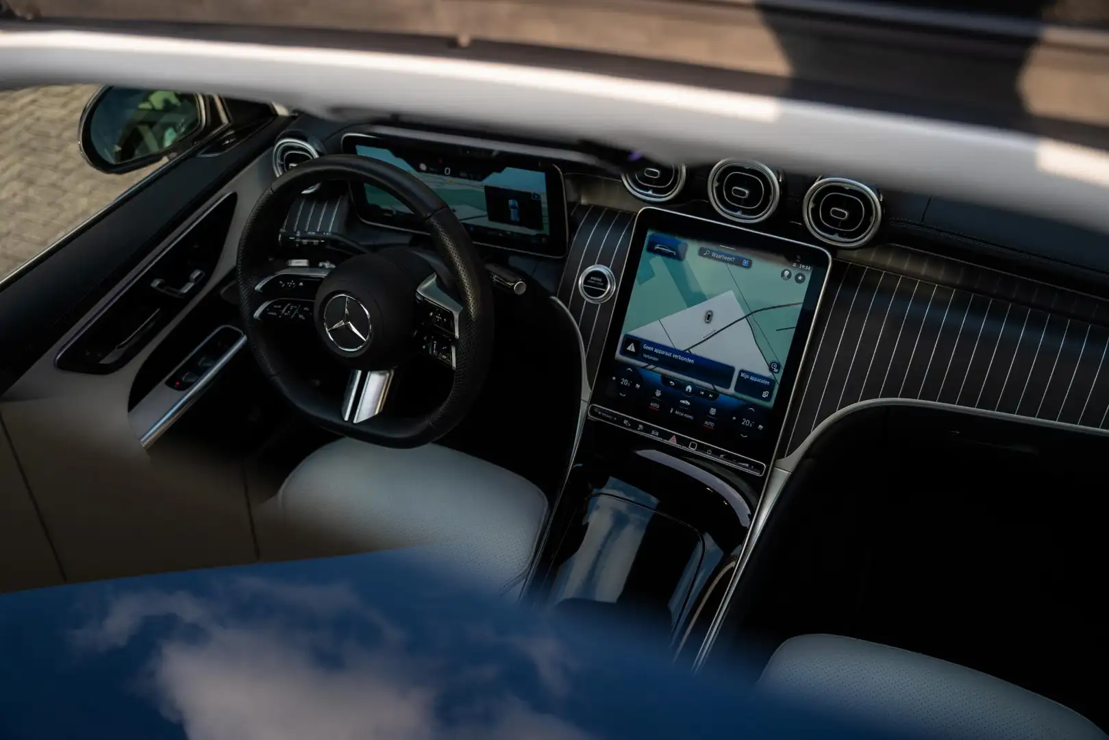 Mercedes-Benz GLC 300 300e 4MATIC AMG Line | AIRMATIC |ACHTERASBESTURING Zwart - 2