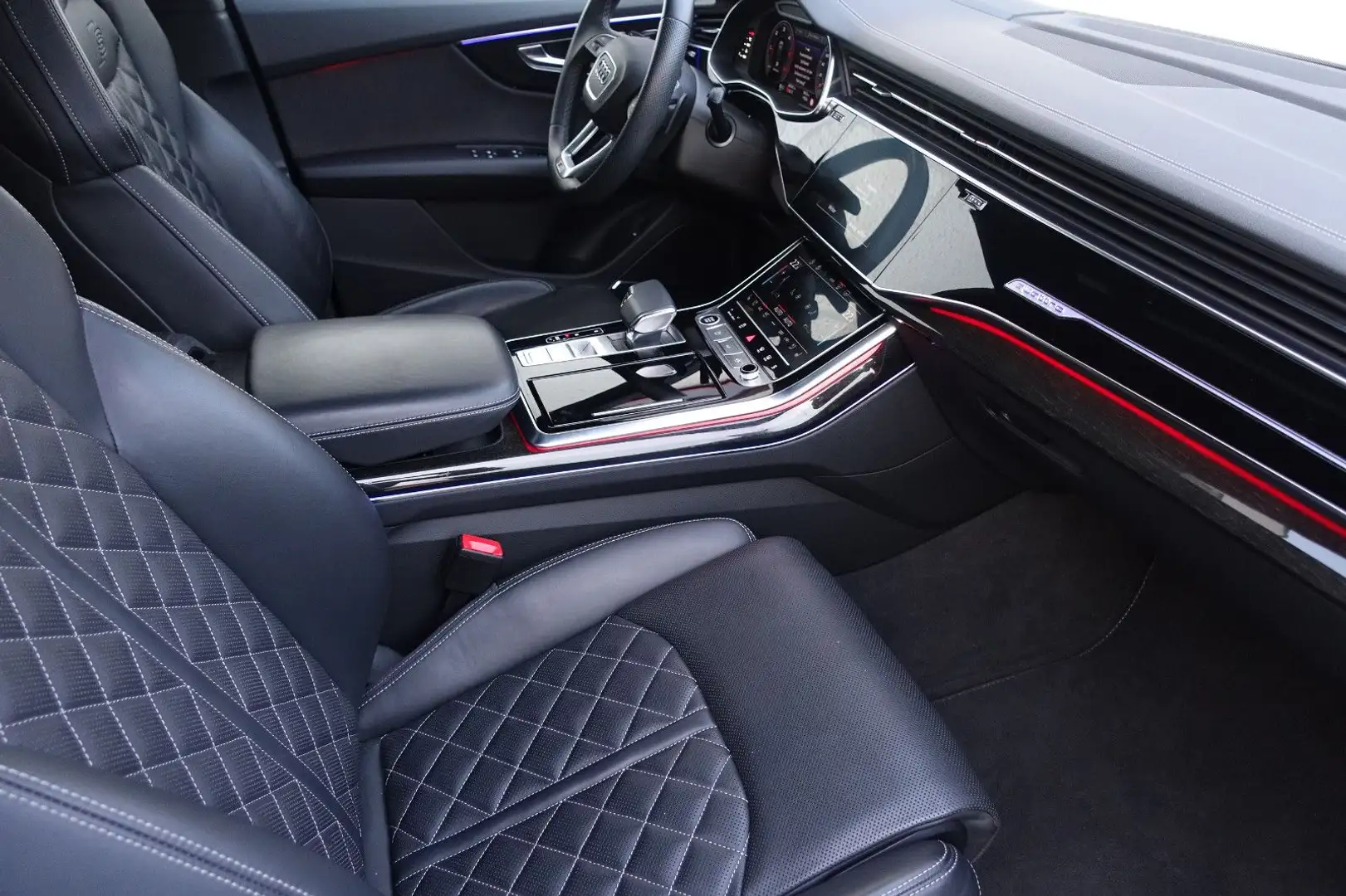 Audi Q8 50 TDI 3x S line Raute 23"AHK Allradlenkung Nero - 2