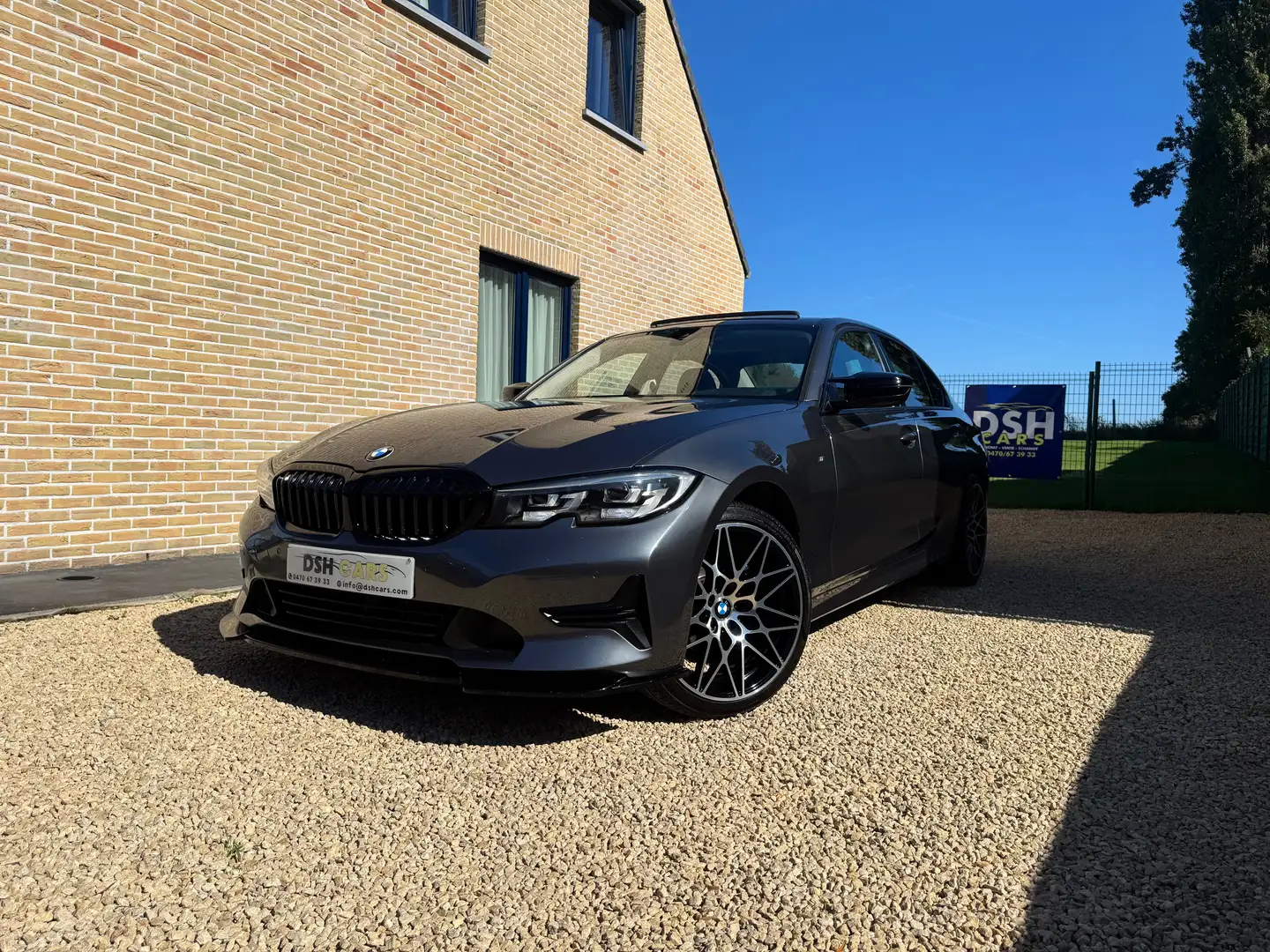 BMW 318 dA 136 cv - Boite Auto. TOIT OUVRANT / CARPLAY Gris - 1