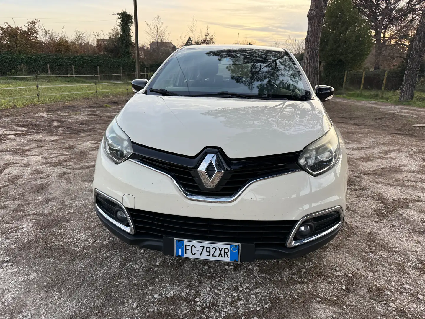 Renault Captur Captur  1.5 dci Intens 90cv E6 Beige - 2