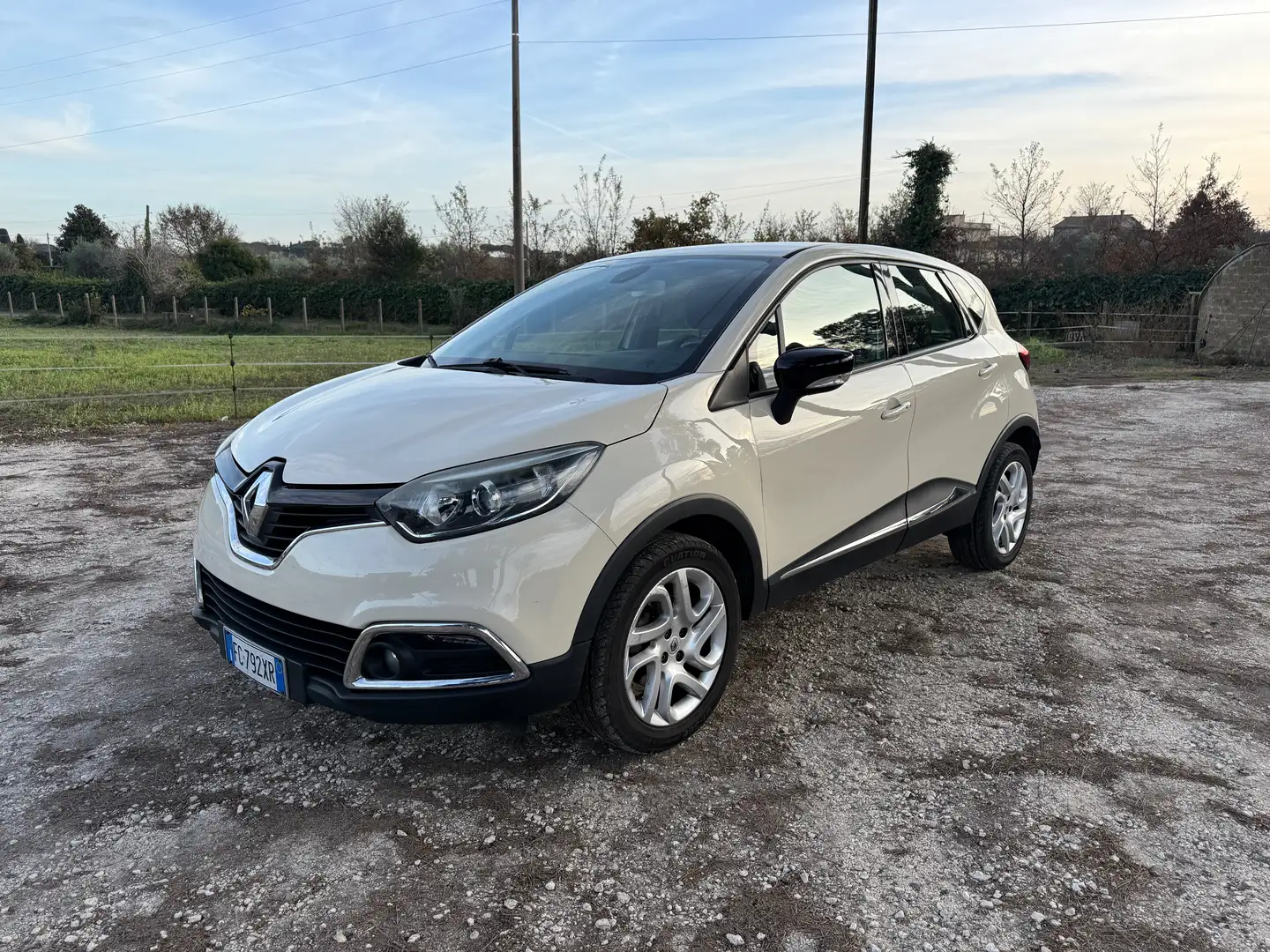 Renault Captur Captur  1.5 dci Intens 90cv E6 Beige - 1