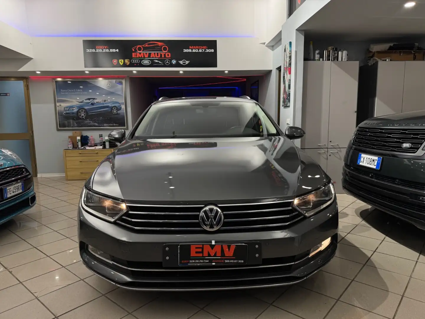 Volkswagen Passat Passat Variant 2.0 TDI DSG Business BlueMotion Tec Grijs - 2