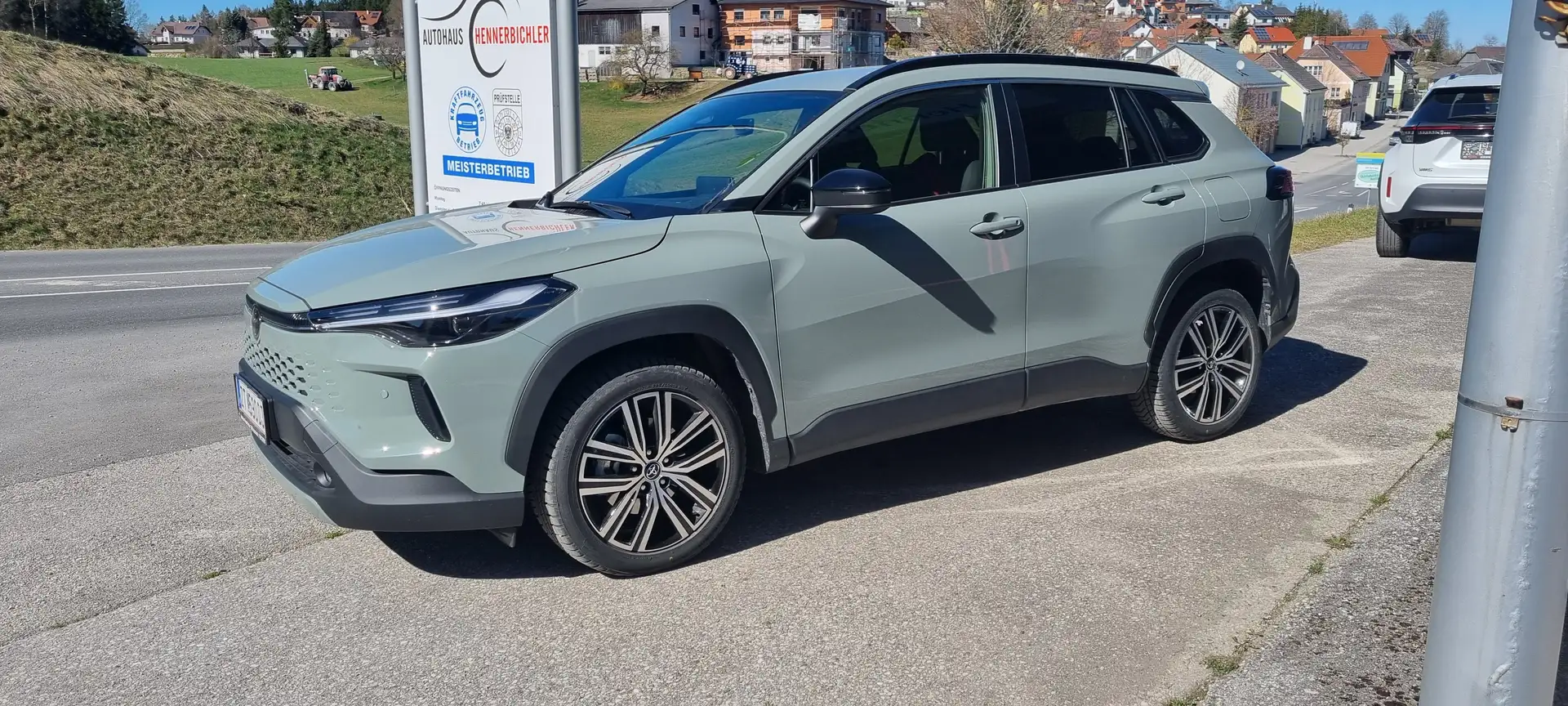 Toyota Corolla Cross Hybrid FWD Active Drive Grün - 2