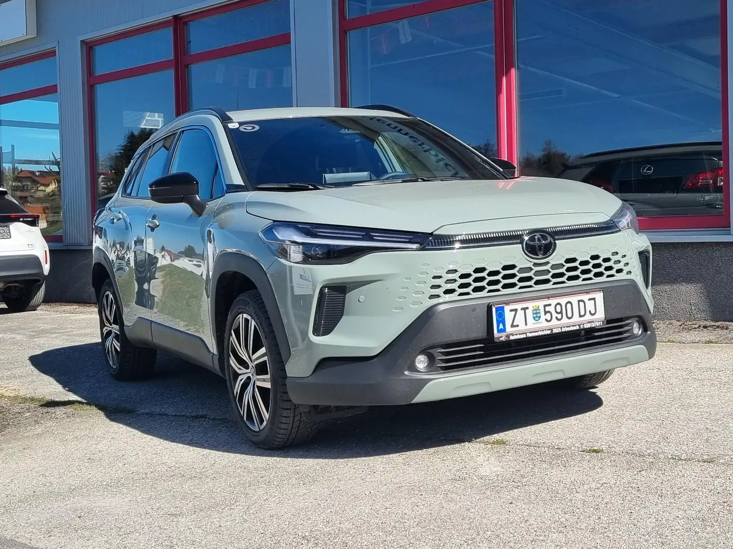 Toyota Corolla Cross Hybrid FWD Active Drive Grün - 1