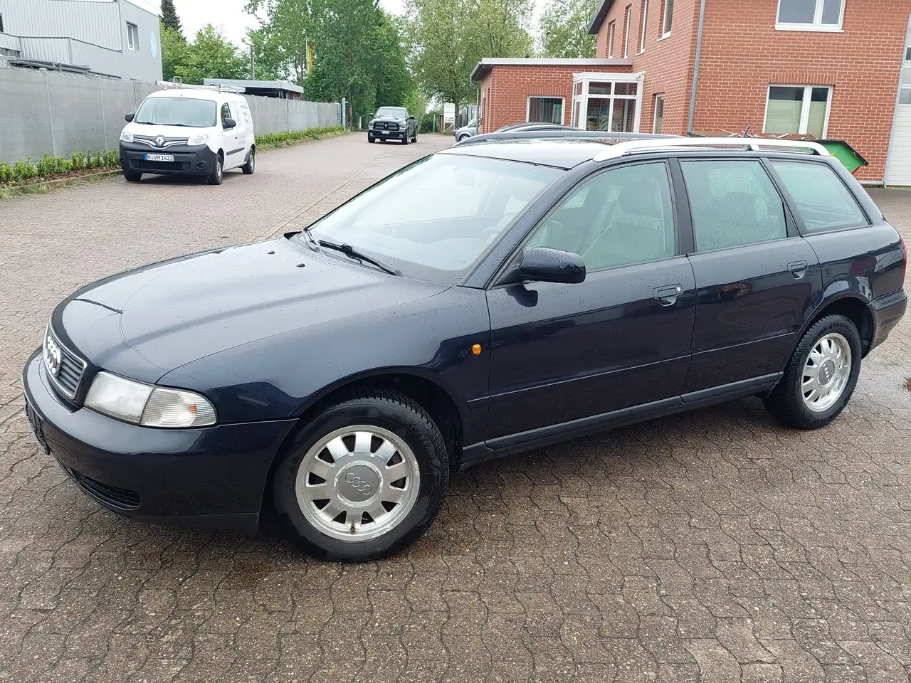 Audi A4 Avant 1.8 T Avant,erst 91tsd KM,aAHK,Klima,Leder,PDC,SHZ,GJReifen,etc..., foto 3