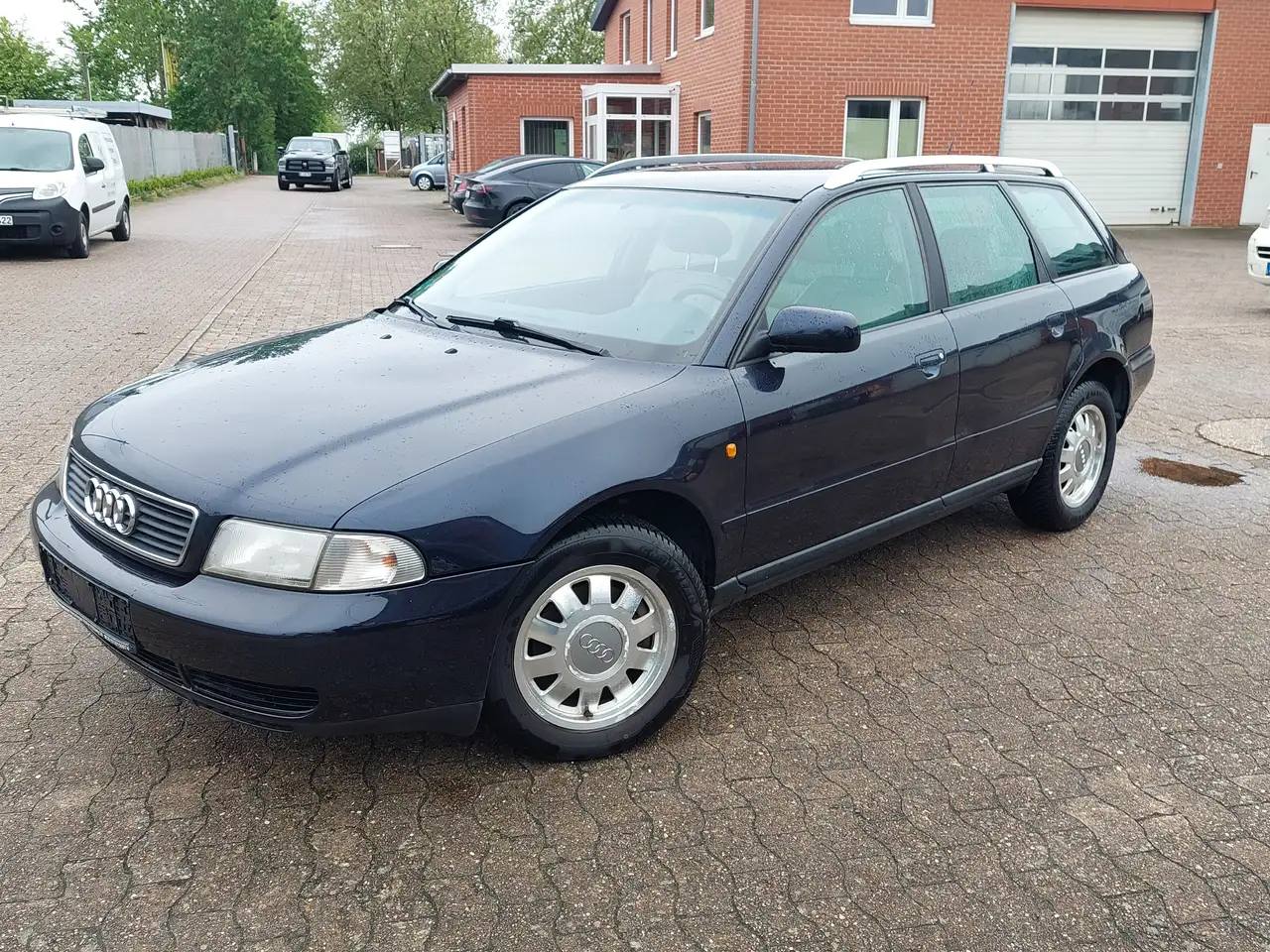 Audi A4 Avant 1.8 T Avant,erst 91tsd KM,aAHK,Klima,Leder,PDC,SHZ,GJReifen,etc..., foto 2