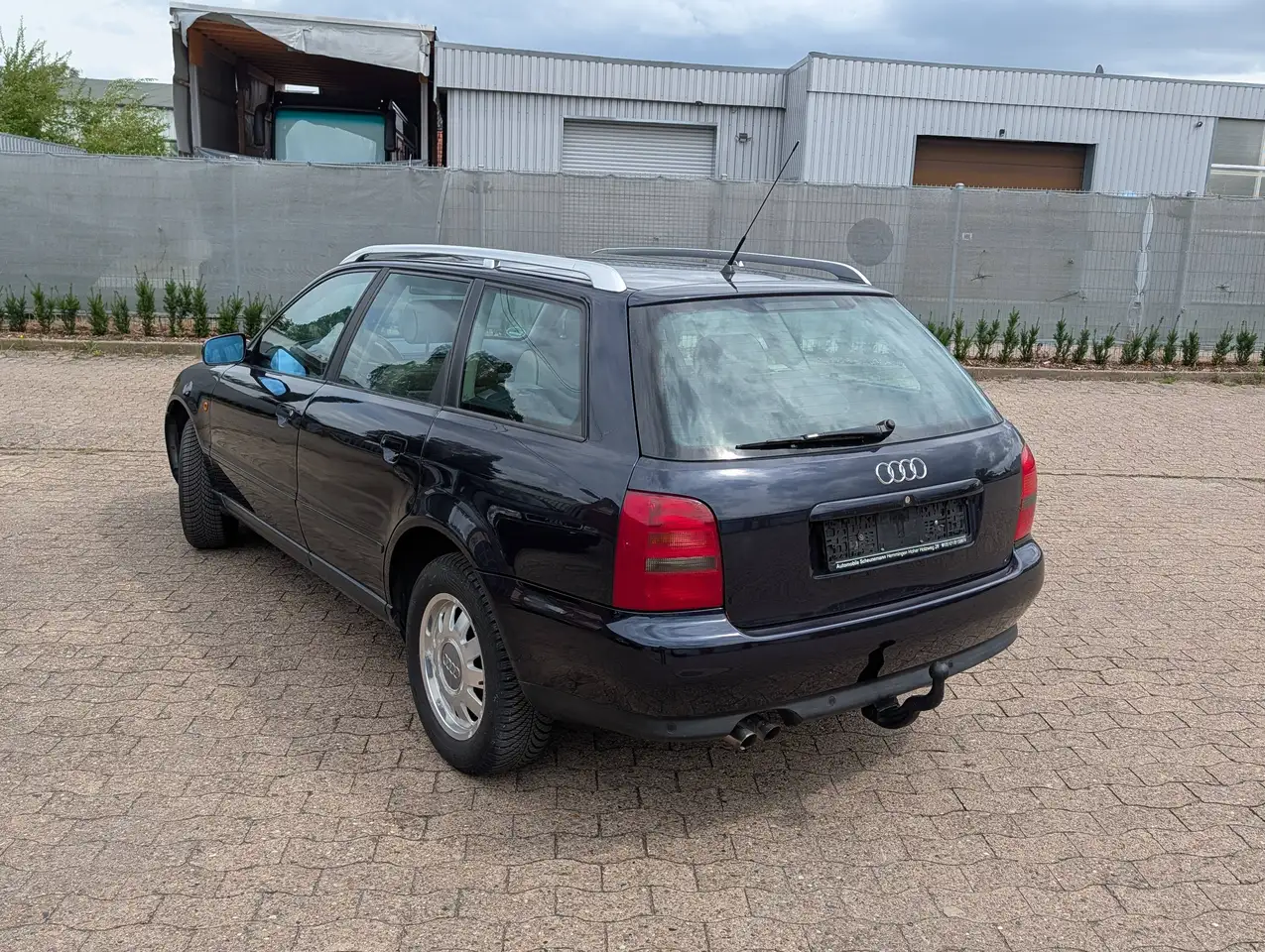 Audi A4 Avant 1.8 T Avant,erst 91tsd KM,aAHK,Klima,Leder,PDC,SHZ,GJReifen,etc..., foto 5