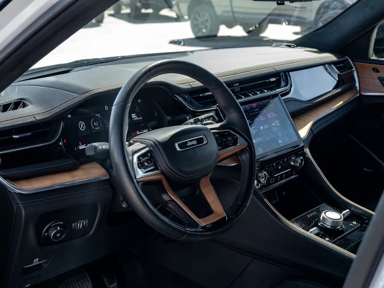Jeep Grand Cherokee снимка Jeep Grand Cherokee