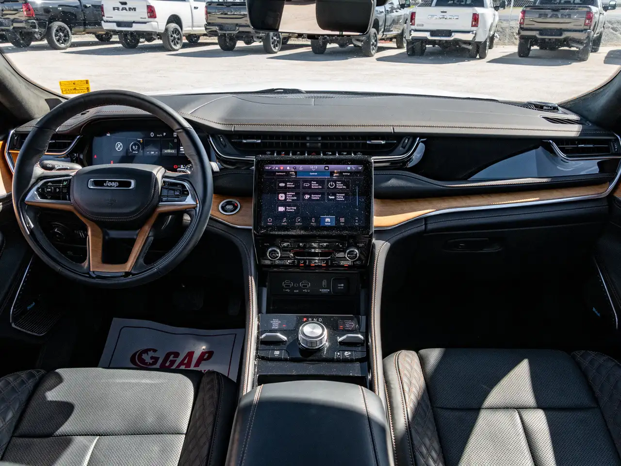 Jeep Grand Cherokee снимка Jeep Grand Cherokee