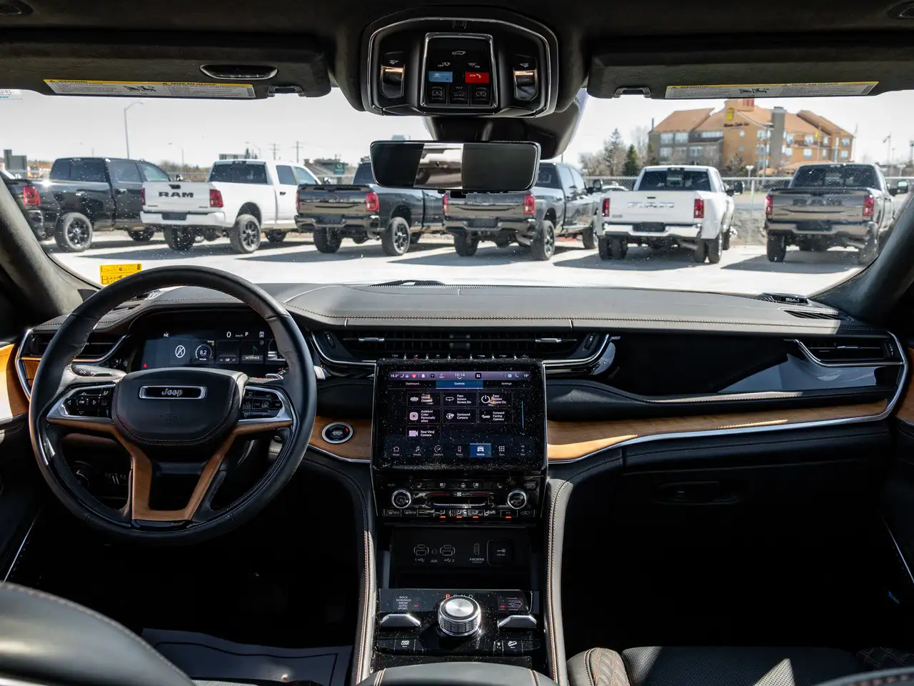 Jeep Grand Cherokee снимка Jeep Grand Cherokee