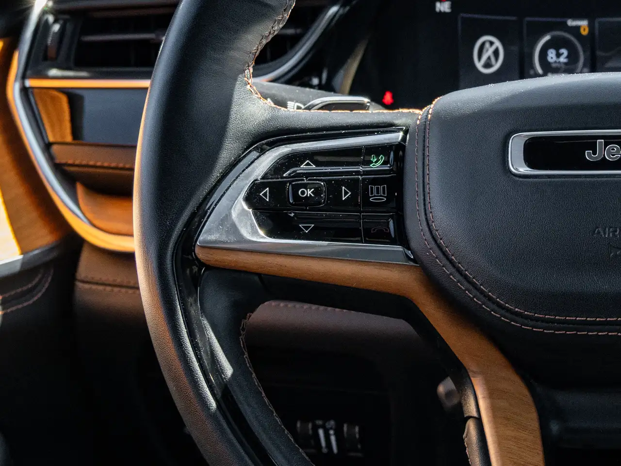 Jeep Grand Cherokee снимка Jeep Grand Cherokee