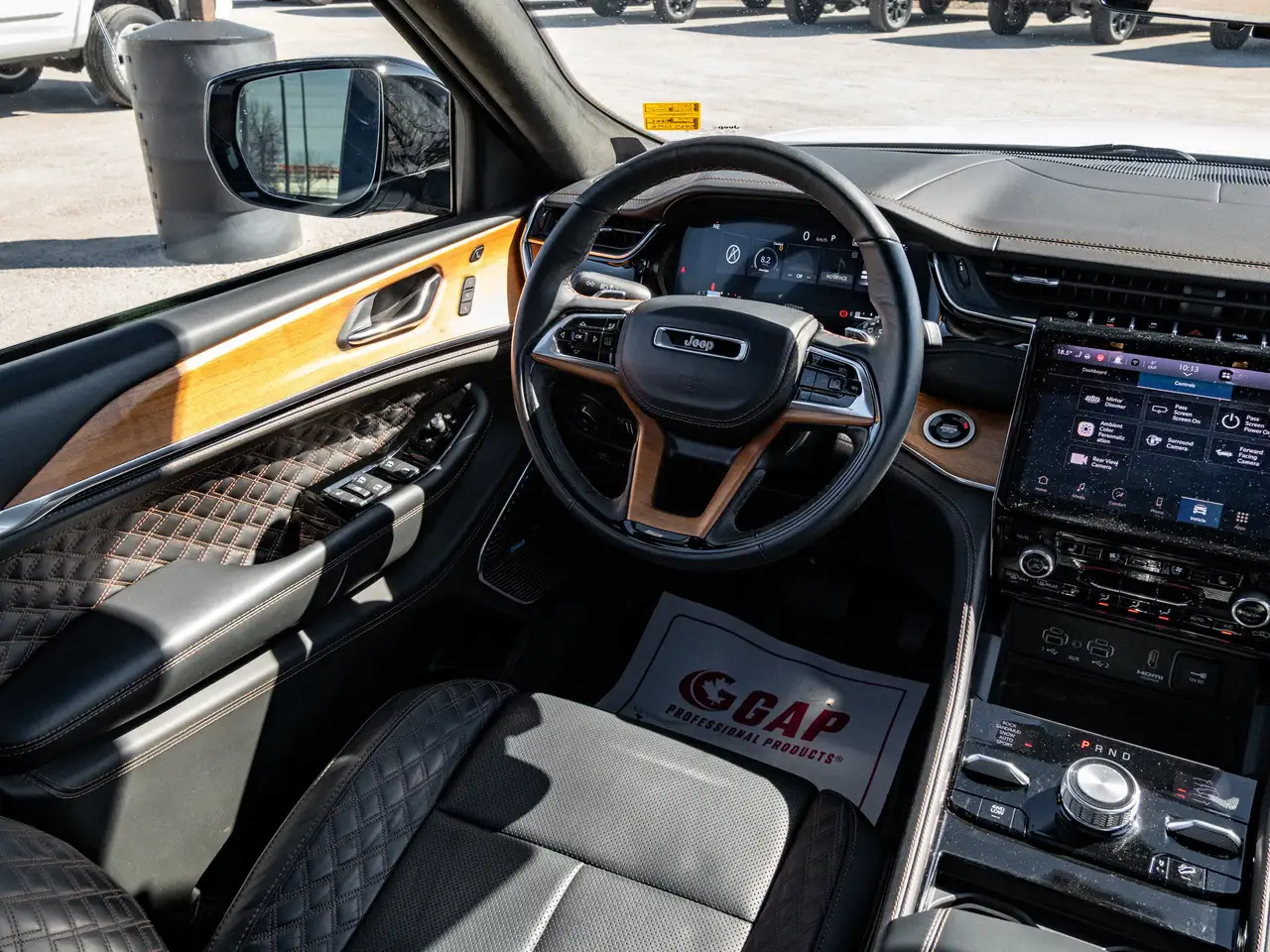 Jeep Grand Cherokee снимка Jeep Grand Cherokee