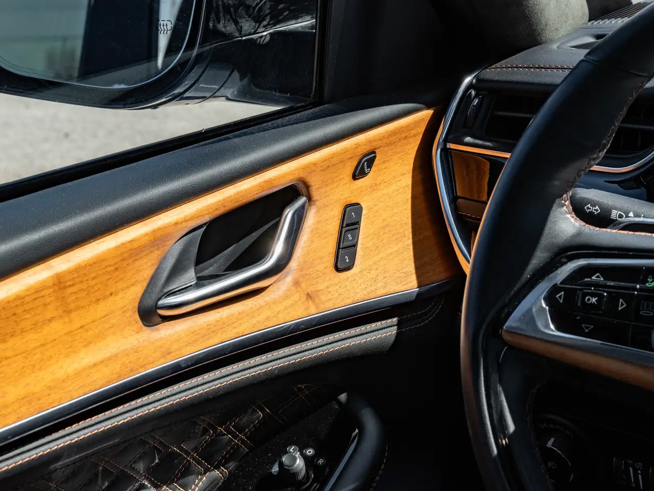 Jeep Grand Cherokee снимка Jeep Grand Cherokee