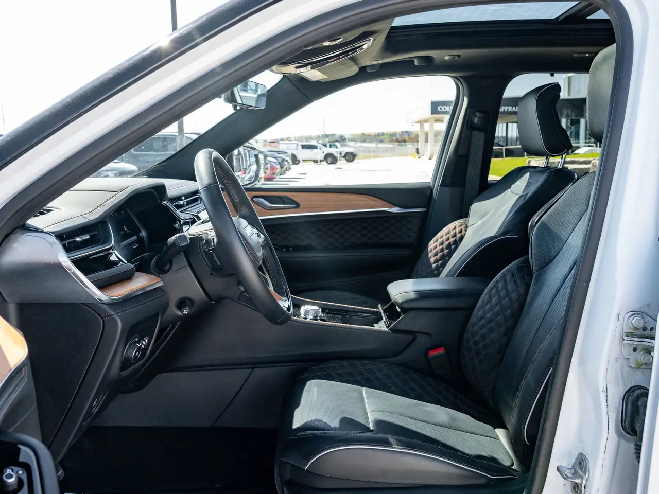 Jeep Grand Cherokee снимка Jeep Grand Cherokee
