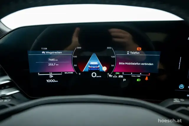 Audi A6 view 11