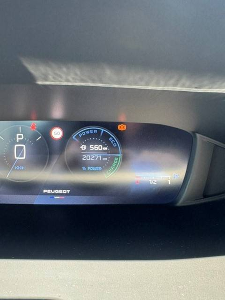 Peugeot 408 408 1.2 Turbo MHEV Allure S — photo 8