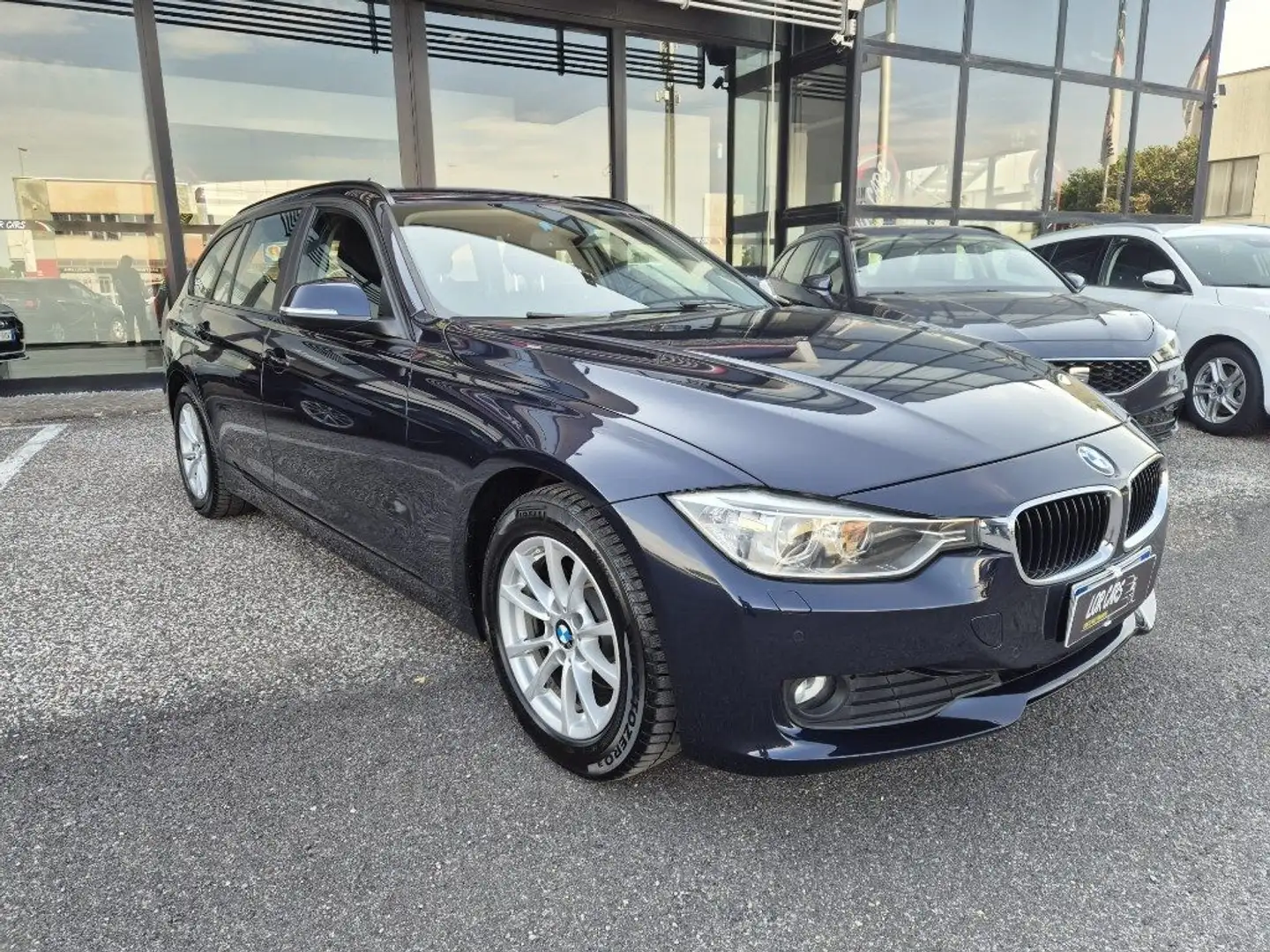 BMW 318 d Touring Blau - 2