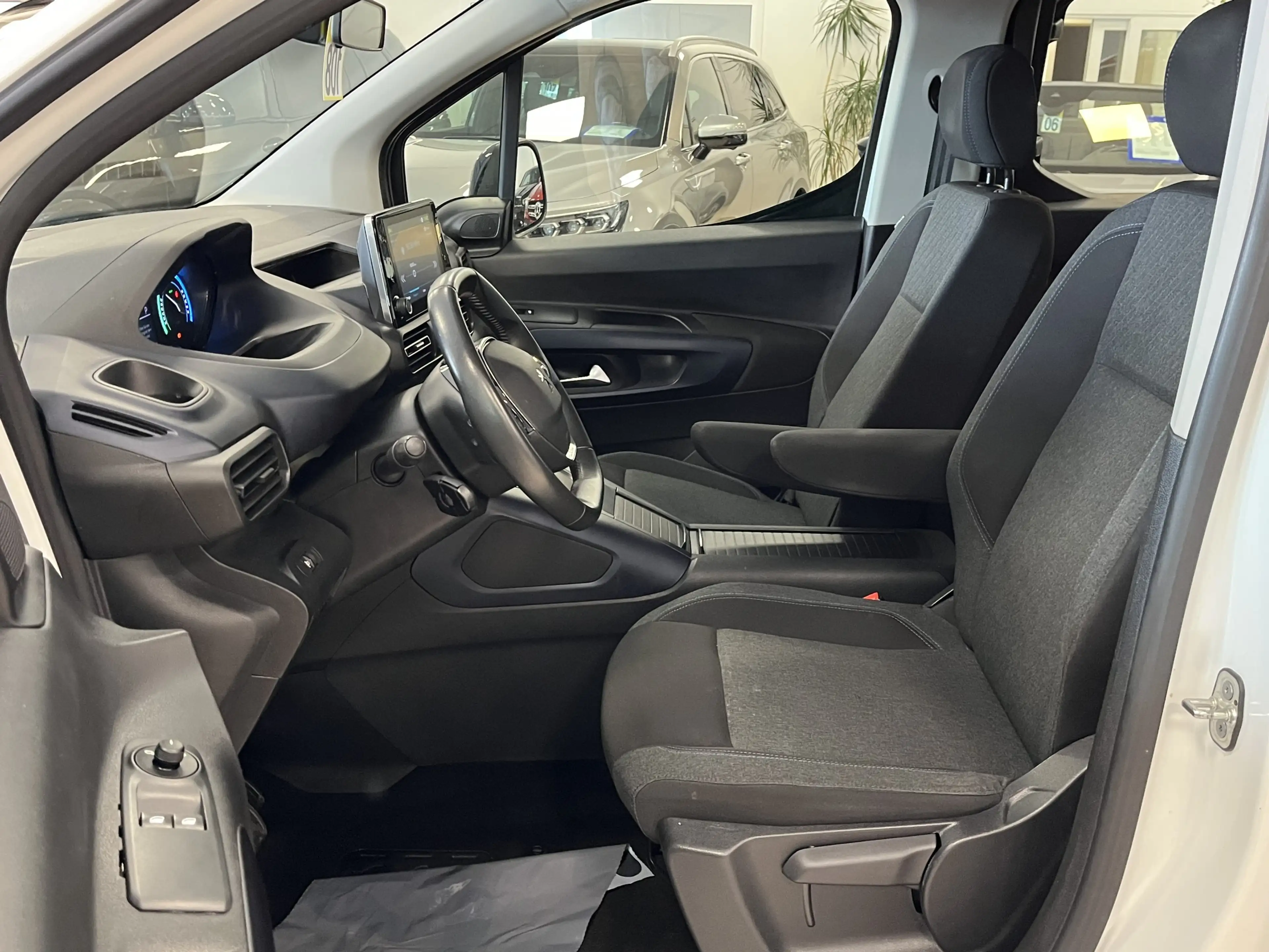 Peugeot Rifter Allure City-Paket R-Cam*CarPlay*St.Heizung — photo 12