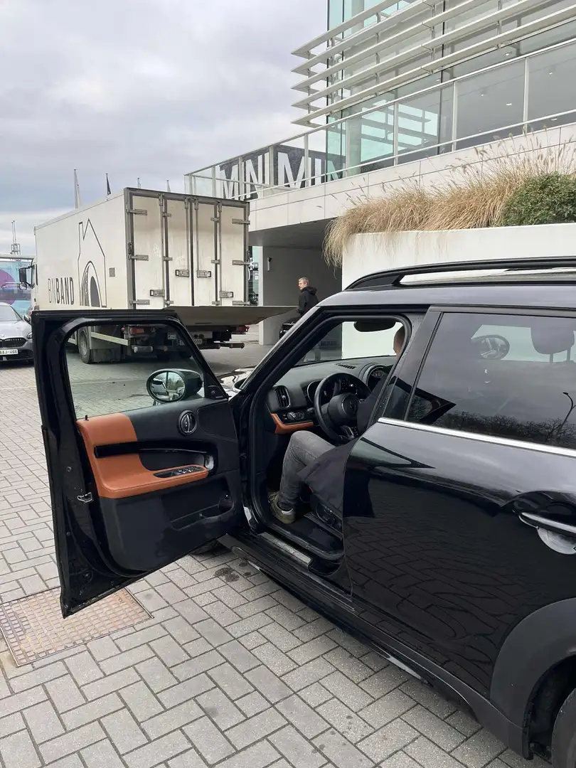 MINI Countryman SE All4 crna - 1