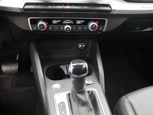 Audi Q2 view 15