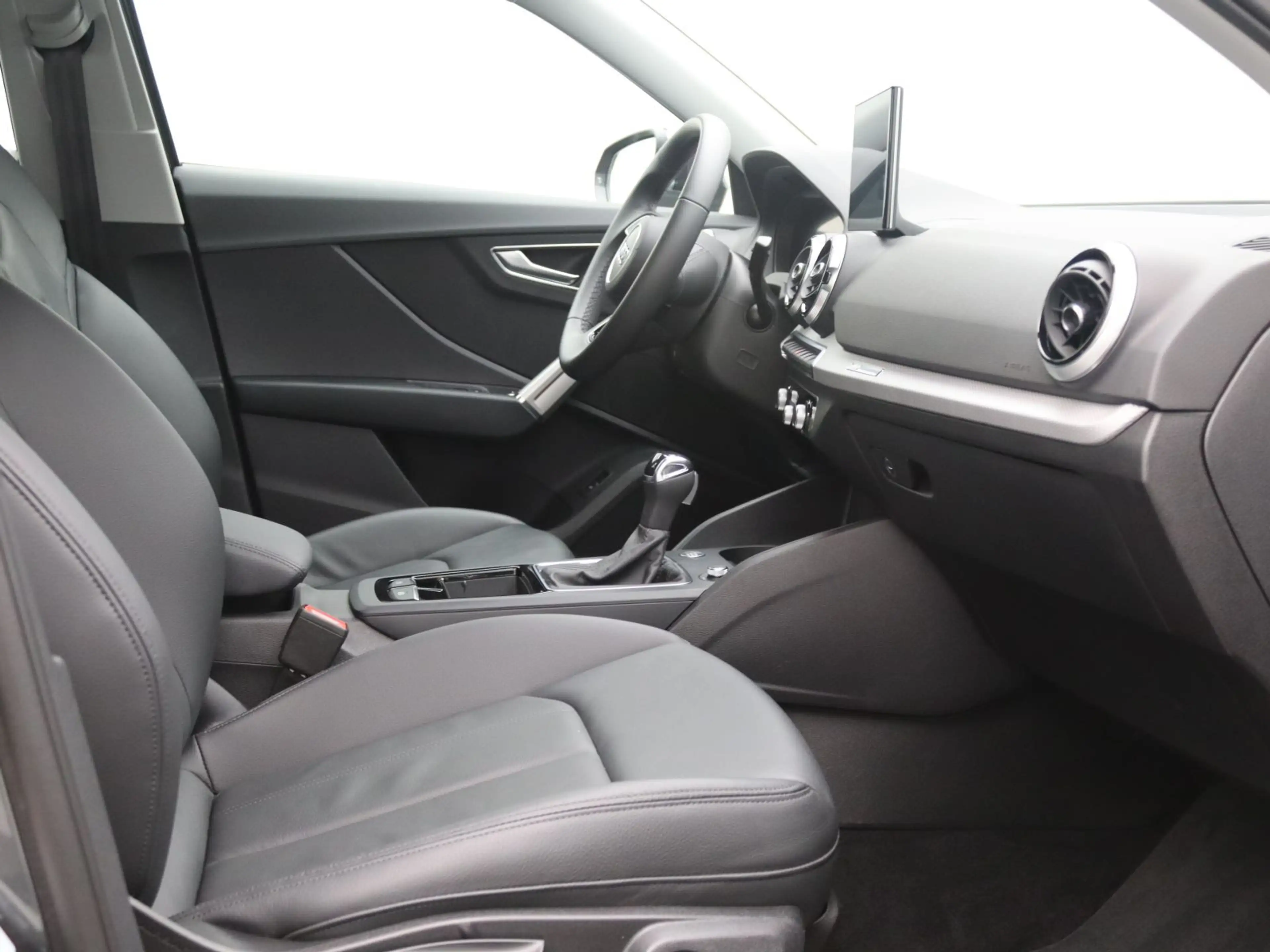 Audi Q2 S-Line 35 TFSI S-tronic / MMI-Navi+, LED, RFK — photo 10