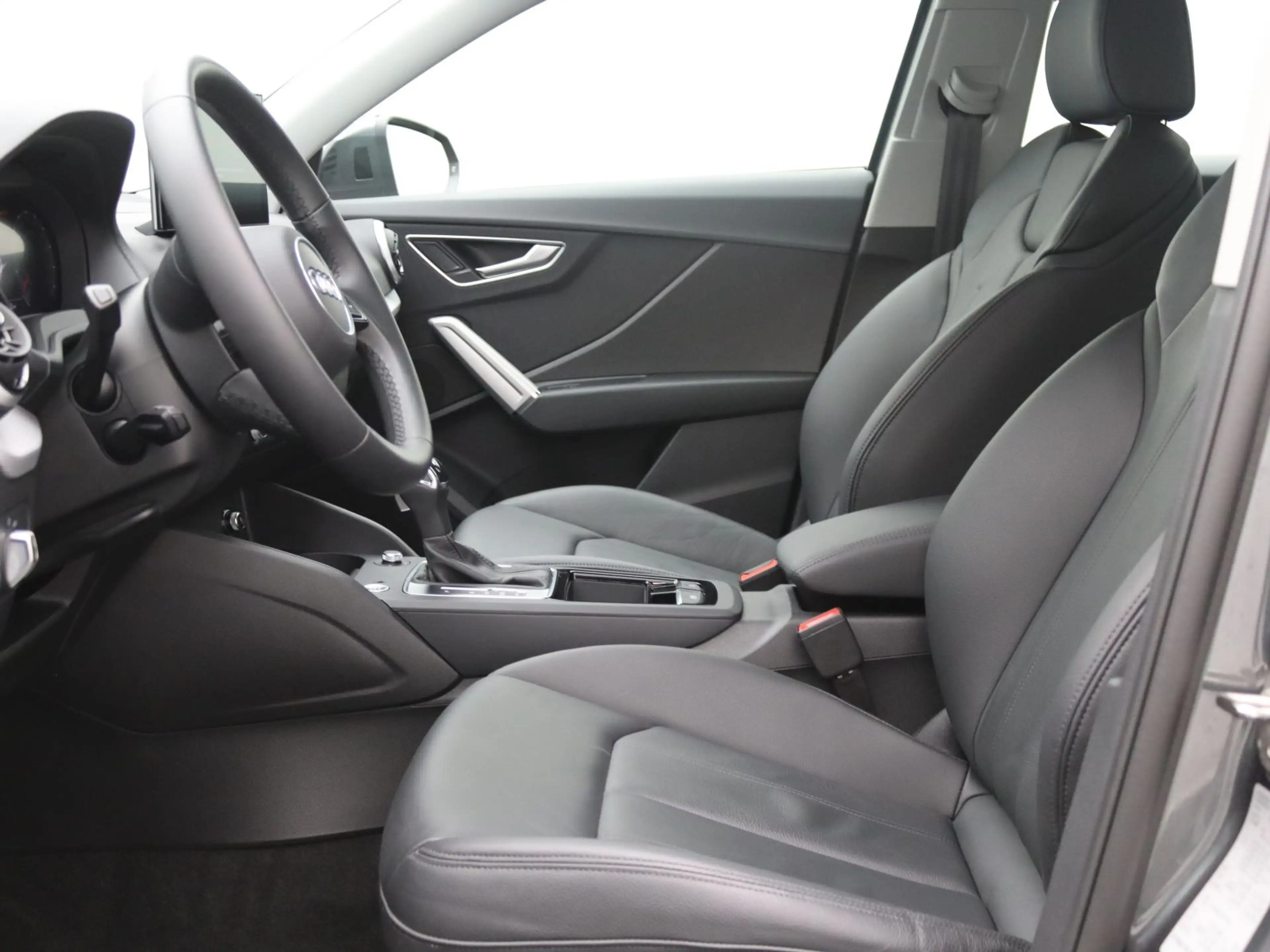 Audi Q2 S-Line 35 TFSI S-tronic / MMI-Navi+, LED, RFK — photo 12