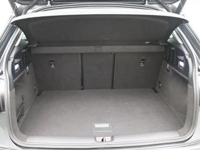Audi Q2 view 9