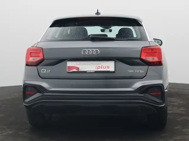 Audi Q2 view 8