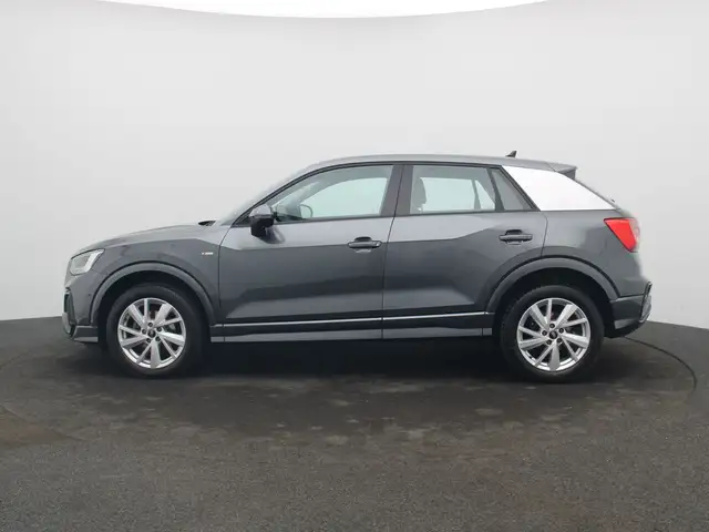 Audi Q2 view 5