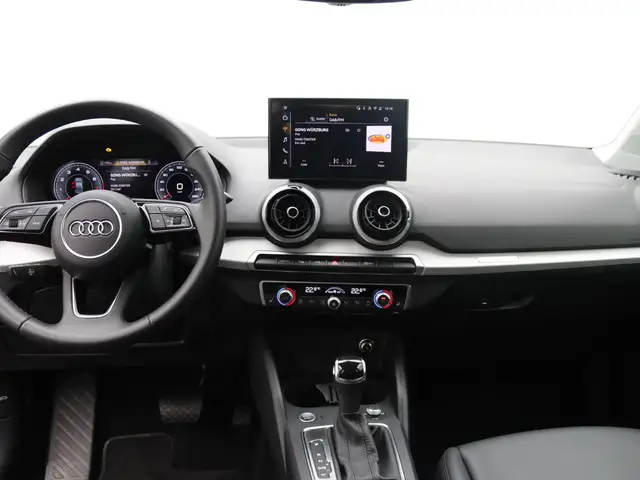 Audi Q2 view 18