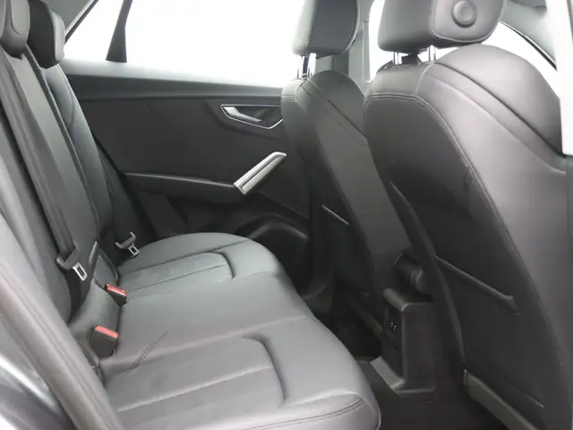 Audi Q2 view 10