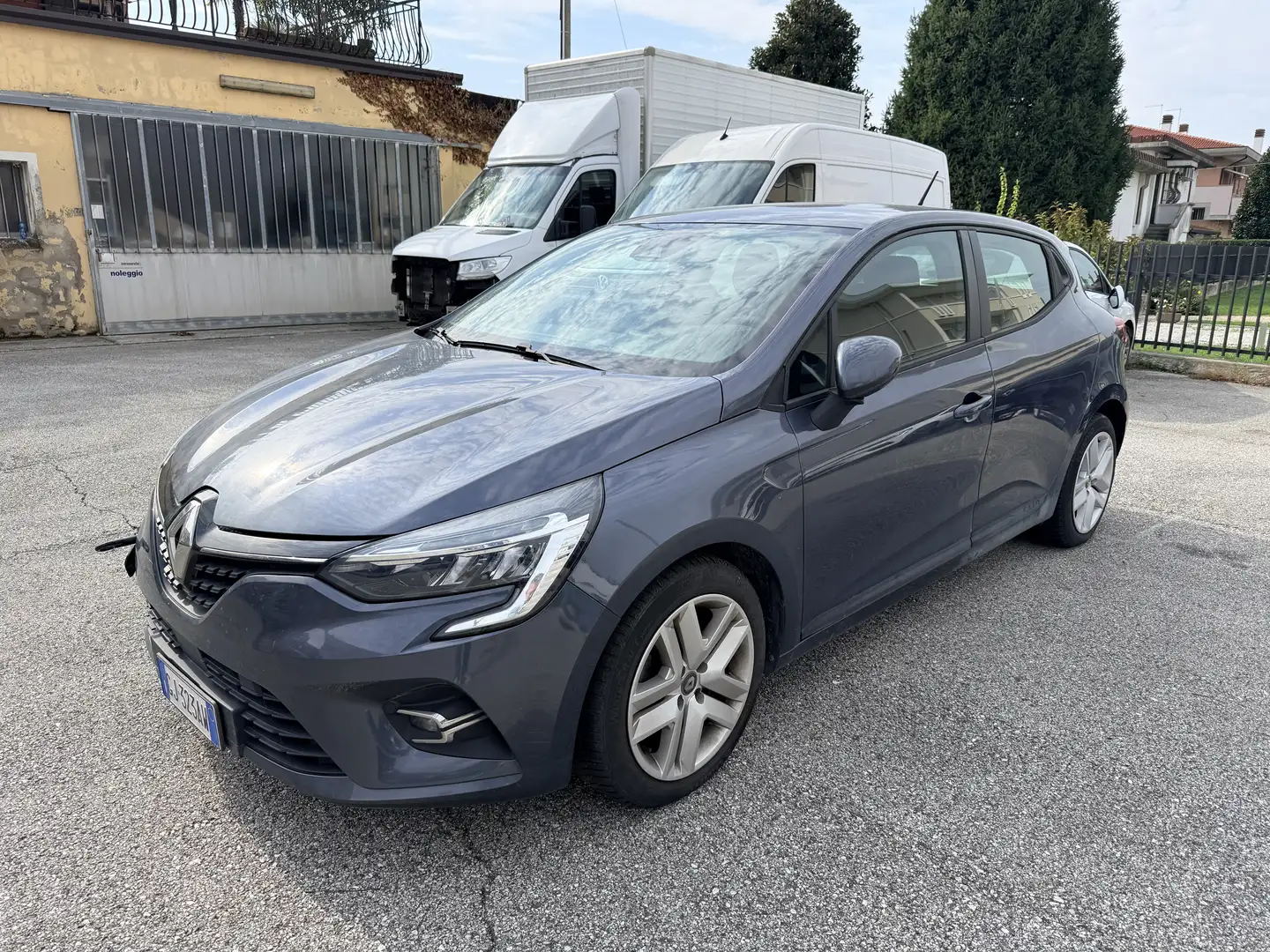 Renault Clio 1.6 E-Tech hybrid Business 140cv auto Grigio - 1