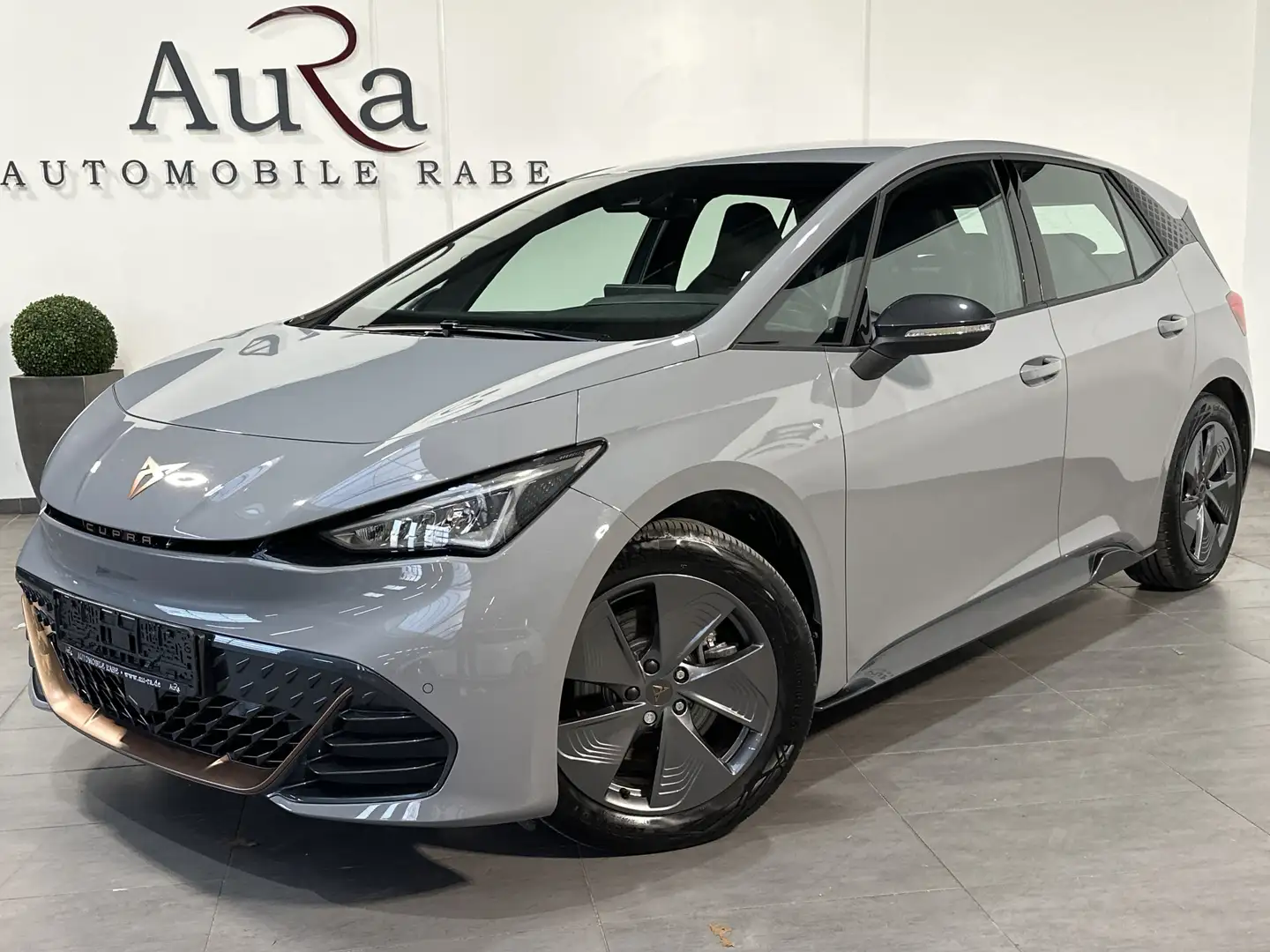 CUPRA Born NAV+LED+ACC+KAMERA+V-COCKPIT+18ZOLL+1HD+PP Gris - 2