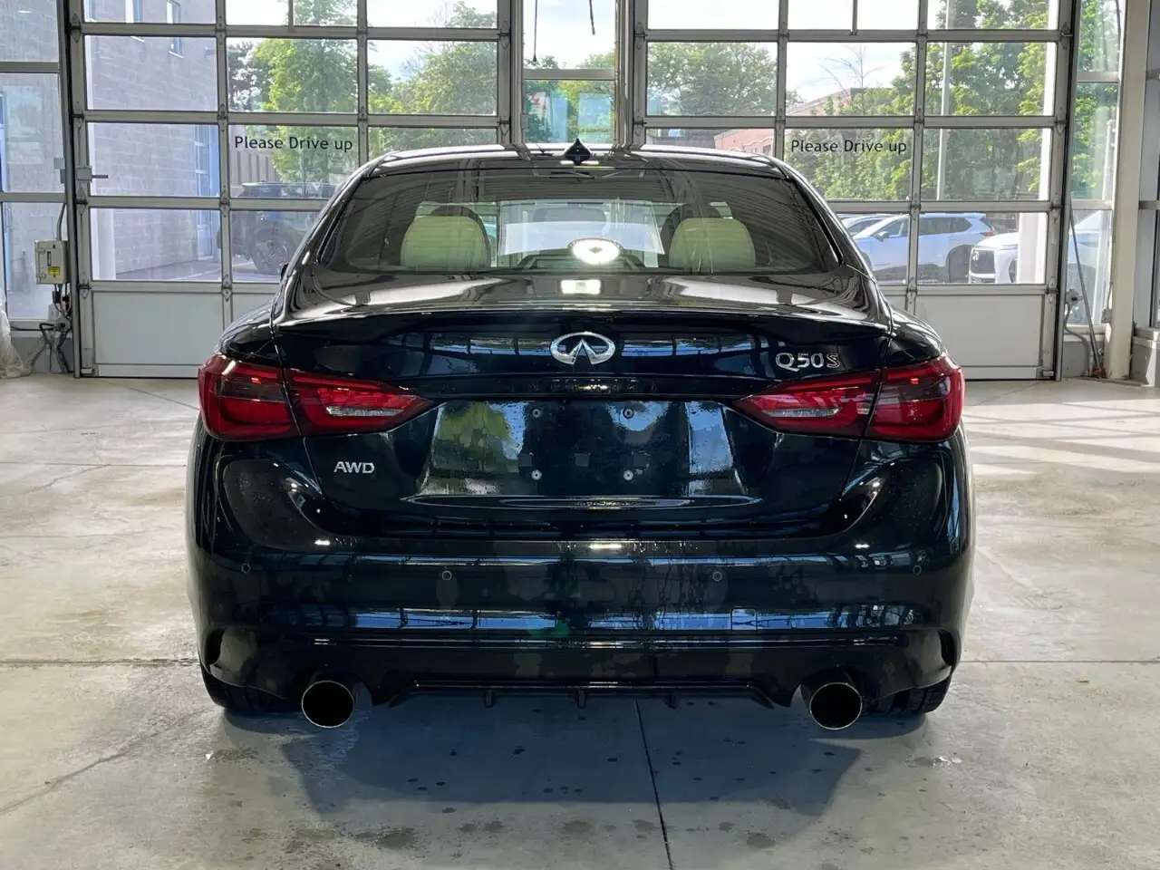 Infiniti Q50 снимка Infiniti Q50