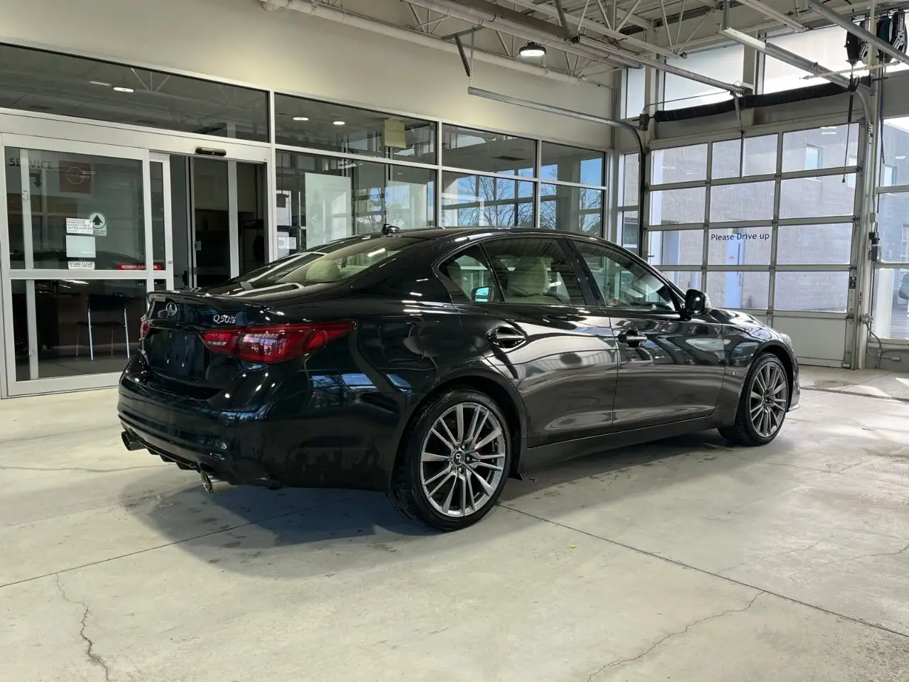 Infiniti Q50 снимка Infiniti Q50