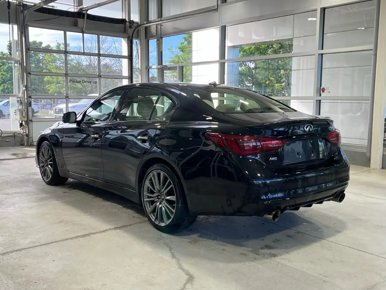 Infiniti Q50 снимка Infiniti Q50