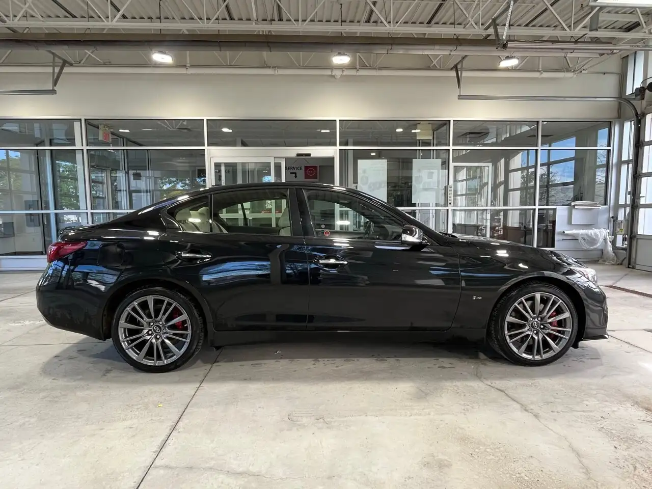 Infiniti Q50 снимка Infiniti Q50