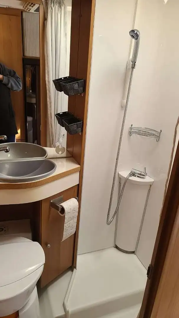 Ford E-Transit LMCMünsterland Liberty Breezer A564G Argent - 2