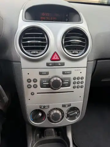 Opel Corsa view 3