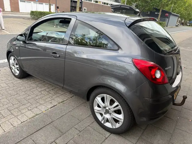 Opel Corsa view 8