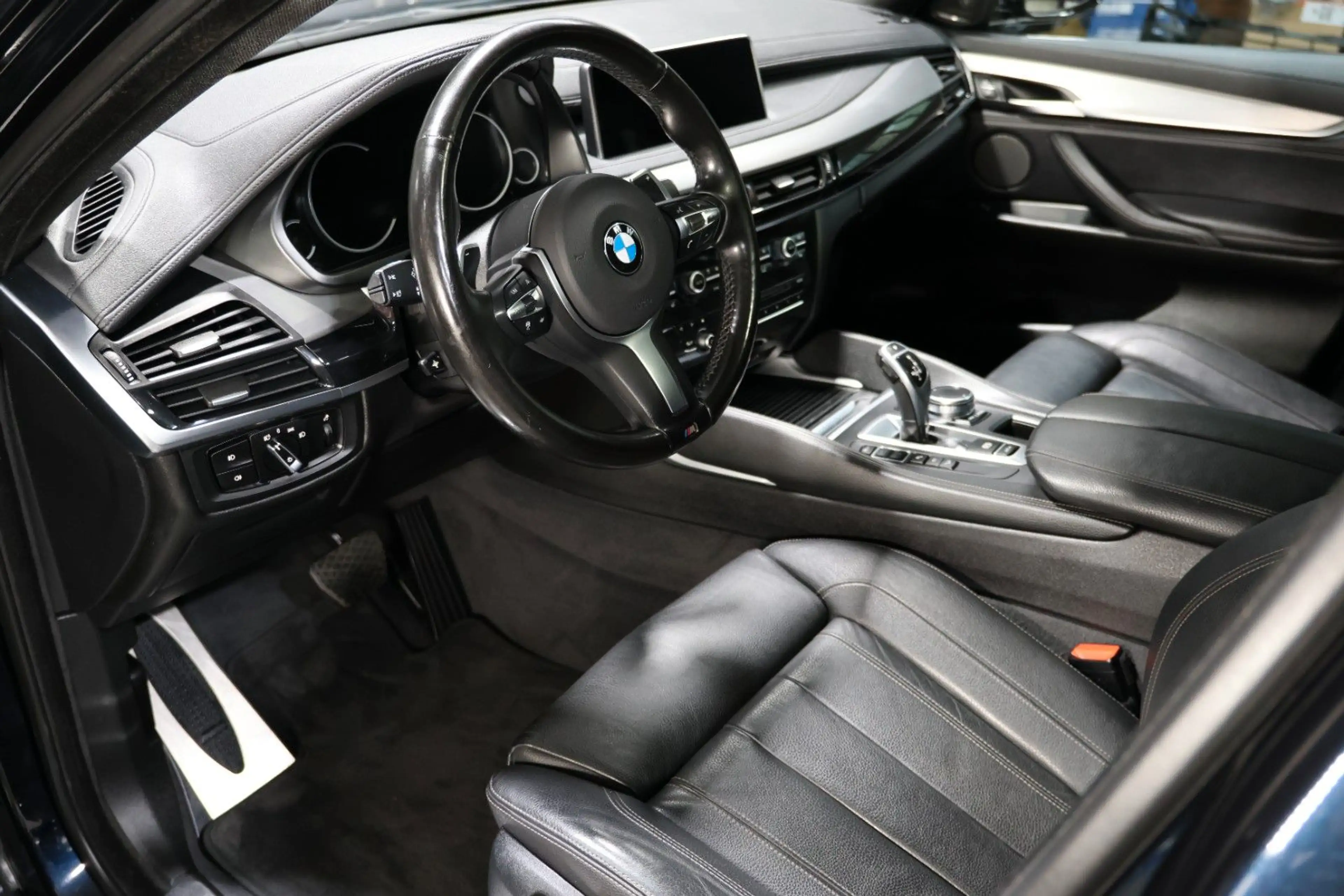 BMW X6 50 i *xDRIVE*M SPORTPAKET*SCHIEBEDACH*H&K* — photo 11