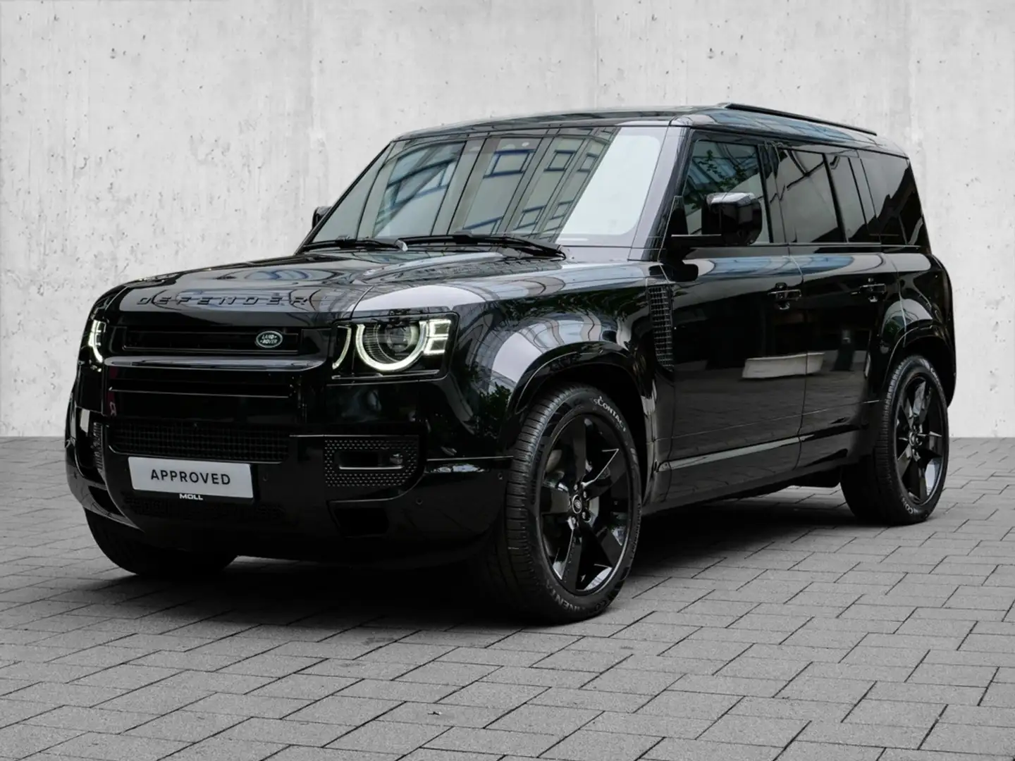 Land Rover Defender 110 D300 X-Dynamic SE AHK Noir - 2
