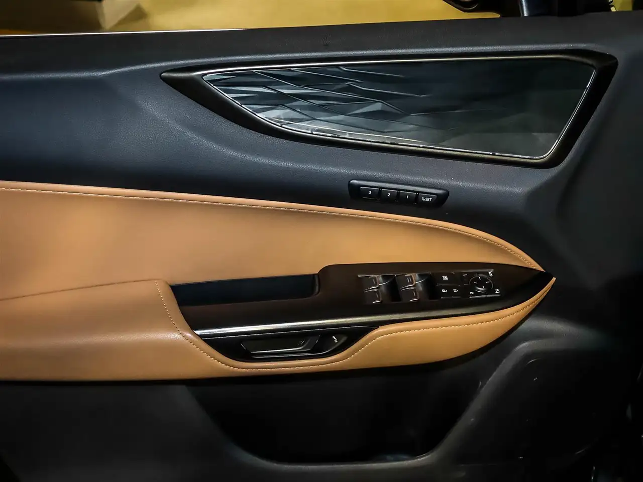 Lexus NX снимка Lexus NX