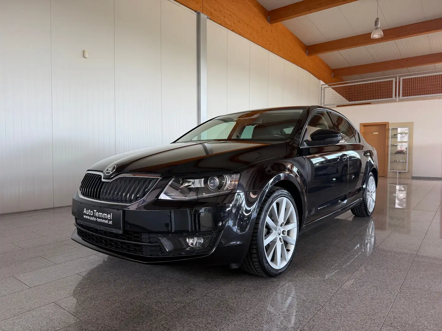 Skoda Octavia Elegance TDI Schwarz - 2