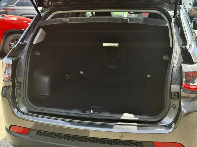 Jeep Compass view 8